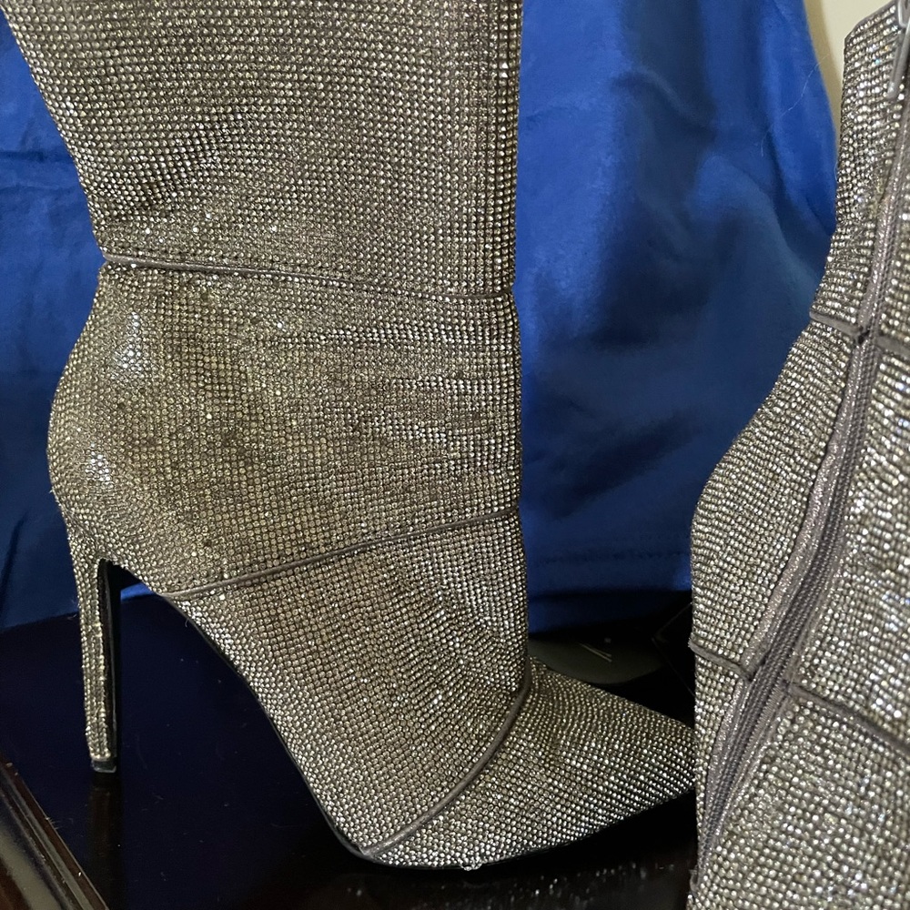 Chic STEVE MADDEN Rhinestone boots! - Picture 3 of 6